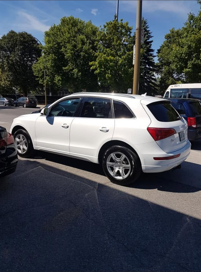 Audi Q5 blanc profil arrière