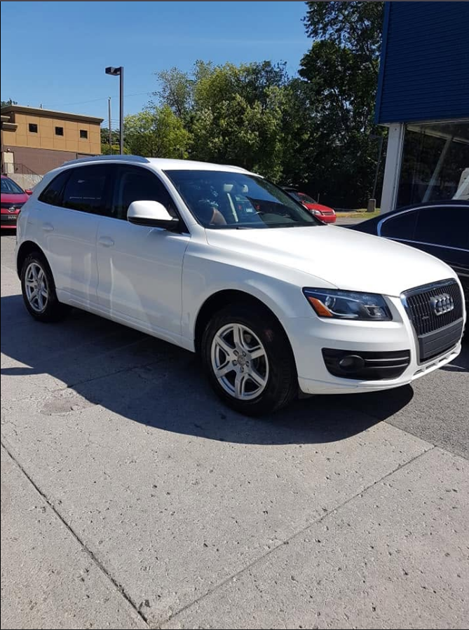 Audi Q5 blanc lavé chez Lave Auto Prince
